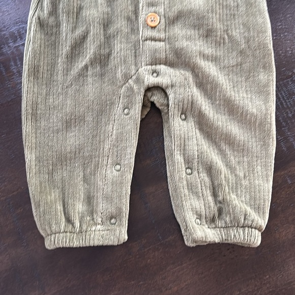 Cat & Jack Ribbed Unisex Winter Velvet Romper Olive Size 0-3M - Picture 4 of 5